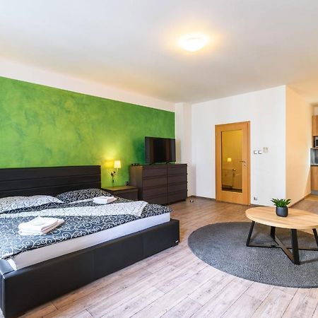 Pilsner Apartments Пилзен Екстериор снимка