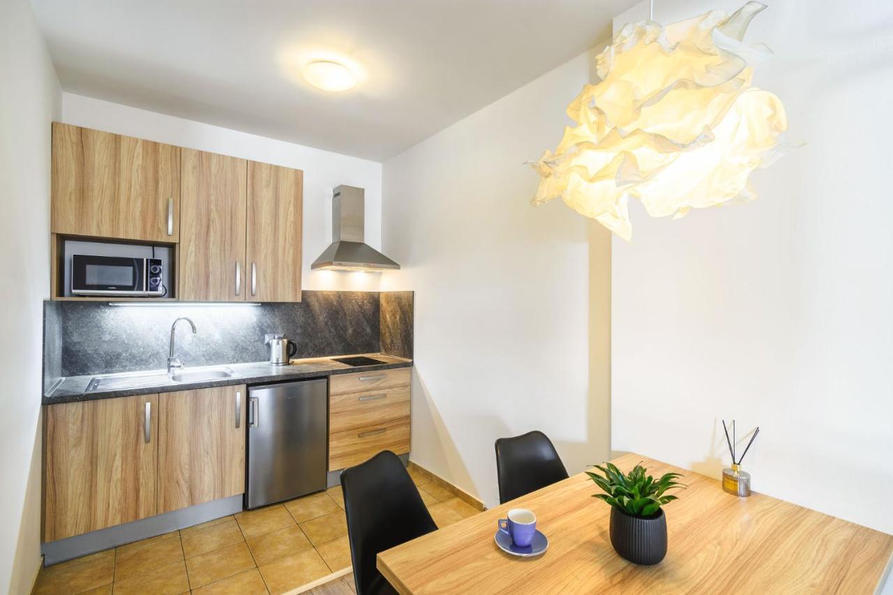 Pilsner Apartments Пилзен Екстериор снимка